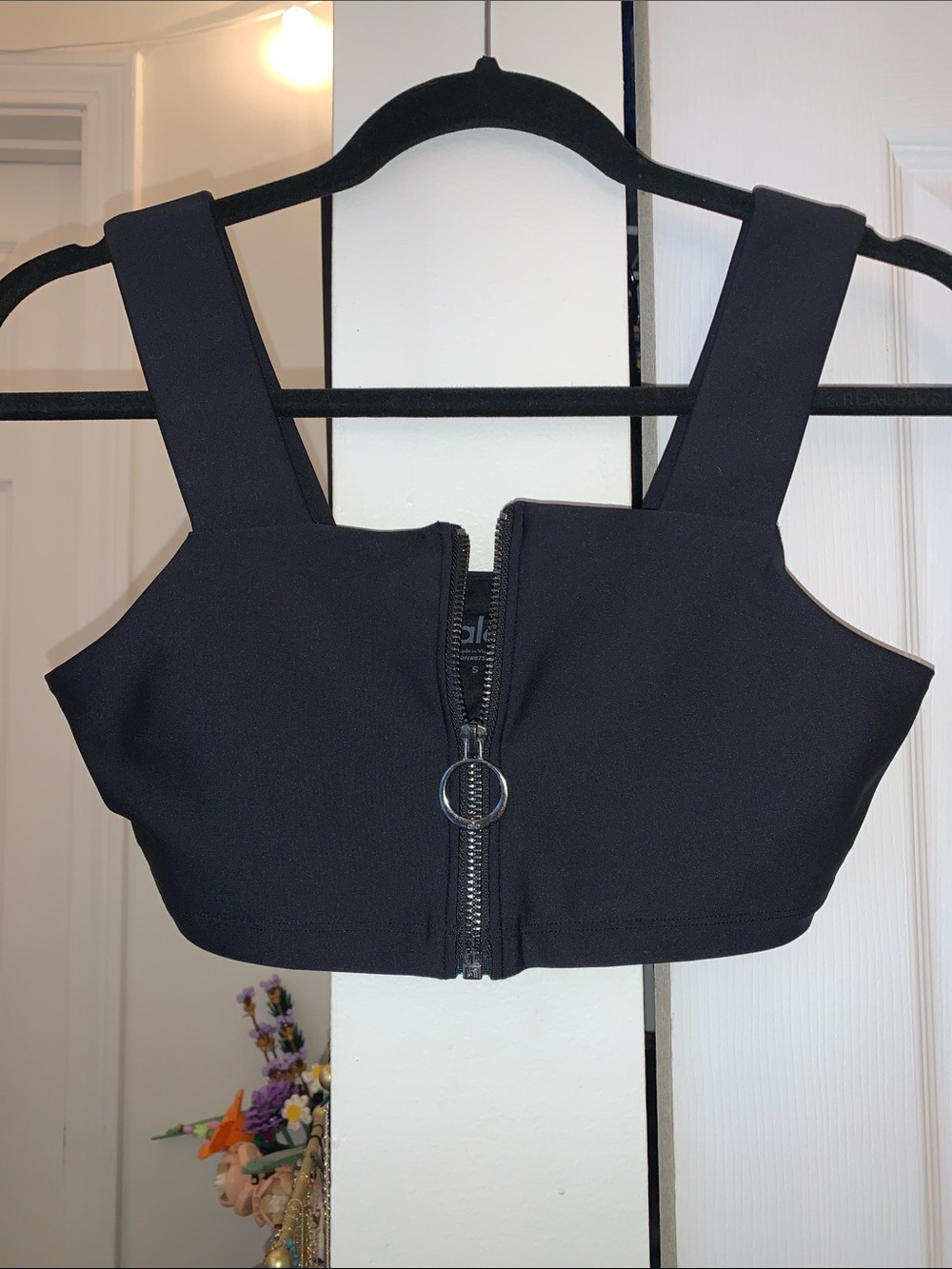 ALO Yoga Black Zip-Front Structured Crop Top with Wide Straps